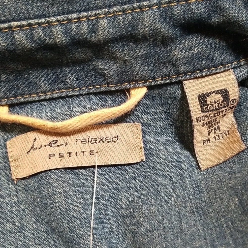 i.e. Denim Jacket Fitted Shoulder Detail Yoked Back And Double Button Front Med - Picture 11 of 11
